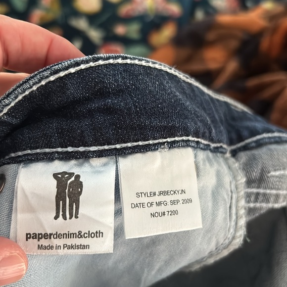 PAPER DENIM AND CLOTH low rise jeans. Size 4 - Picture 9 of 10